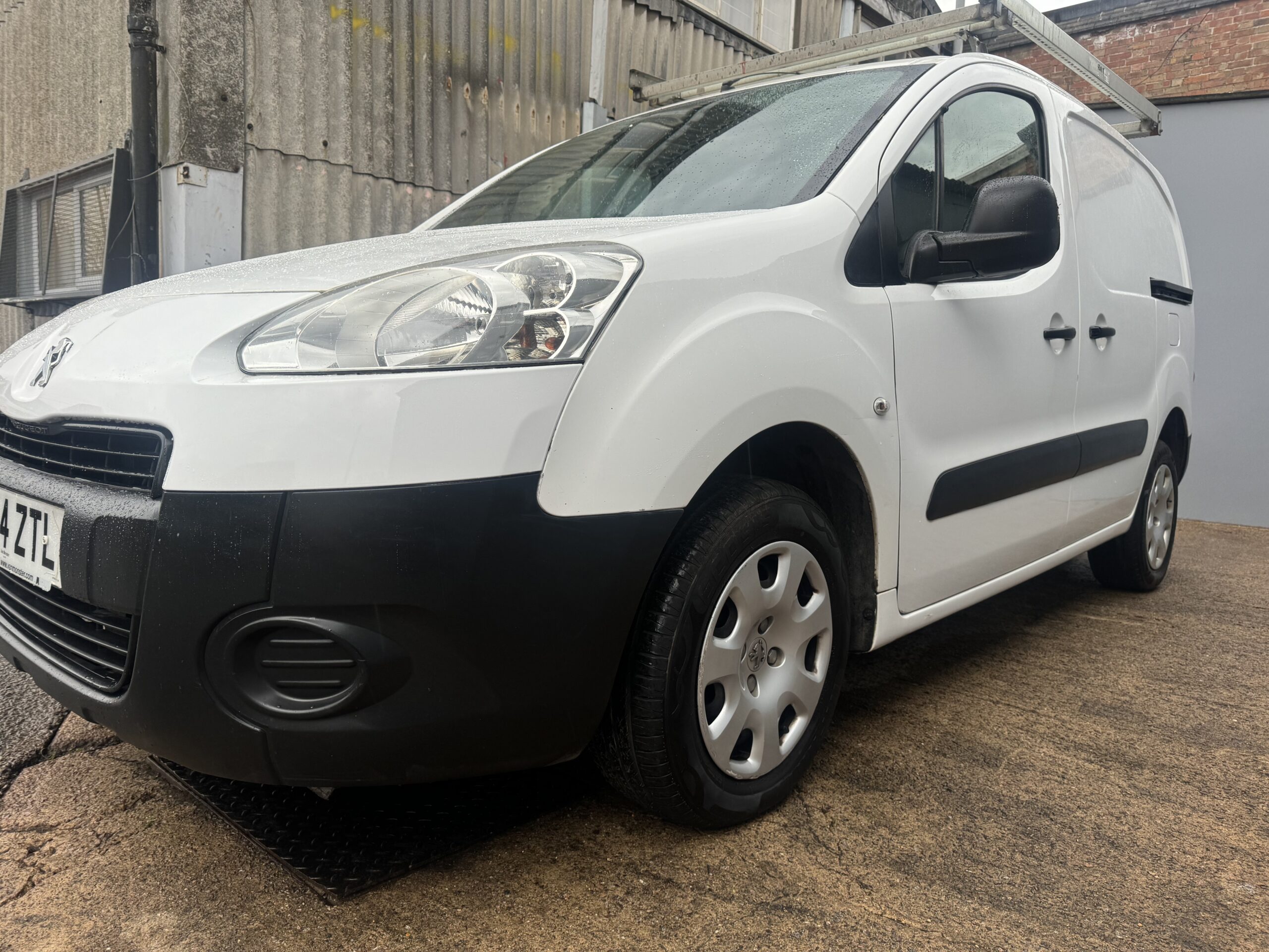 
								Peugeot Partner 1.6HDi 850 S full									