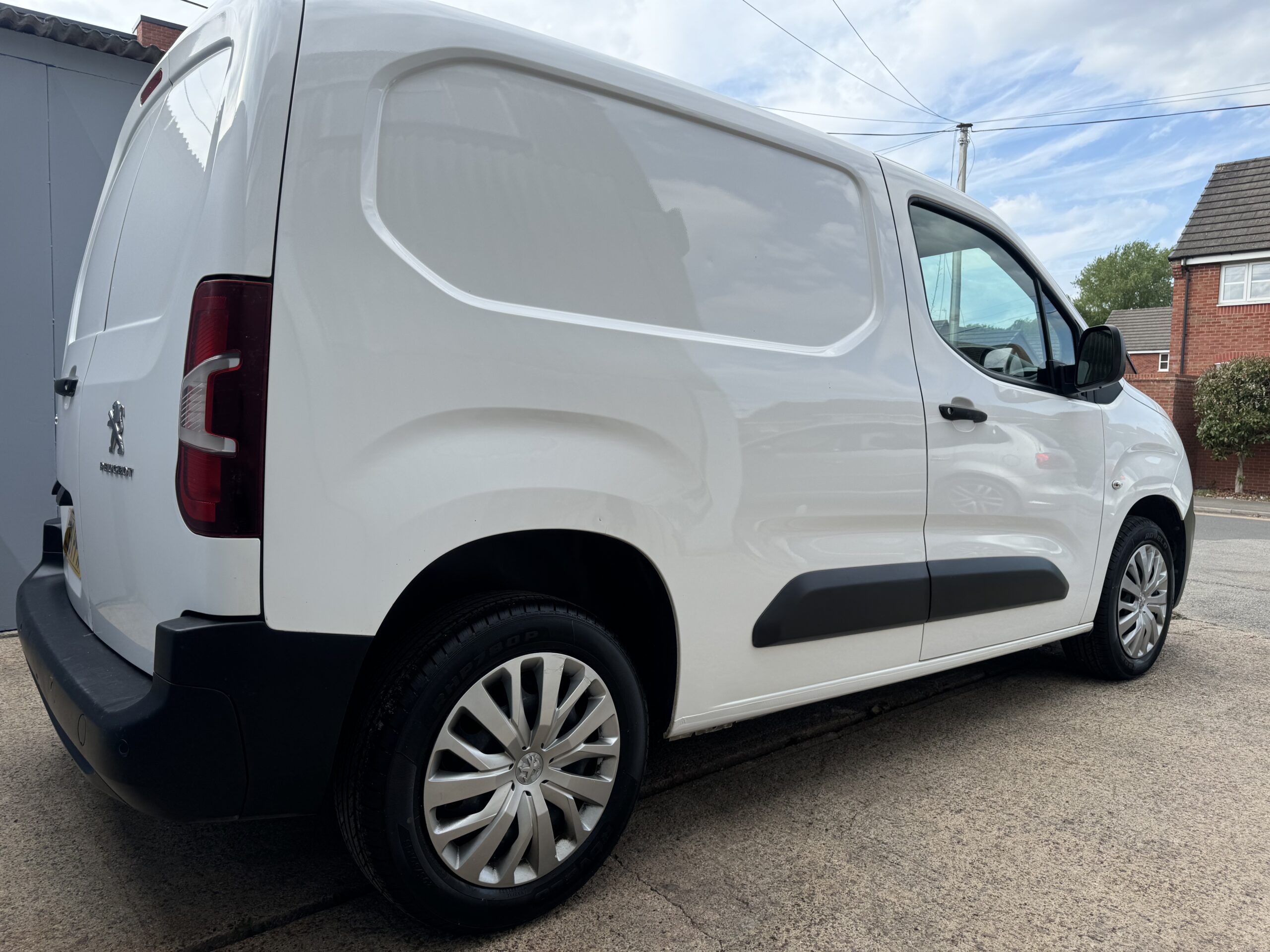 
								Peugeot Partner Professional 1.5HDi 2019/69 full									